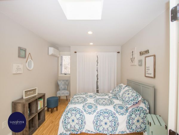 Cape Cod Home 995265
