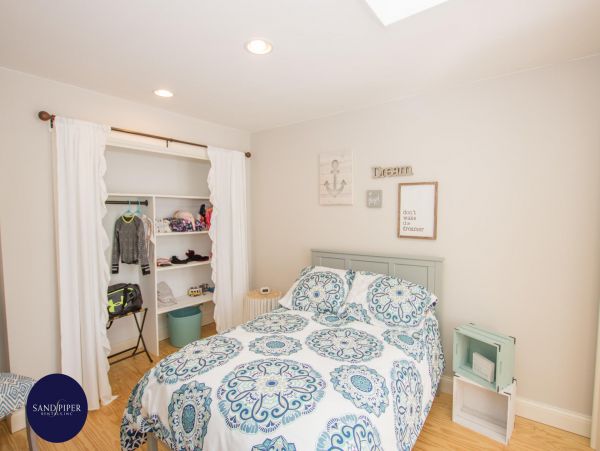 Cape Cod Home 995265