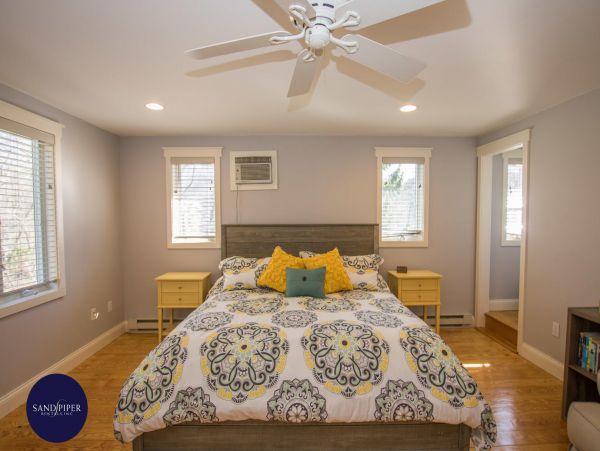 Cape Cod Home 995265