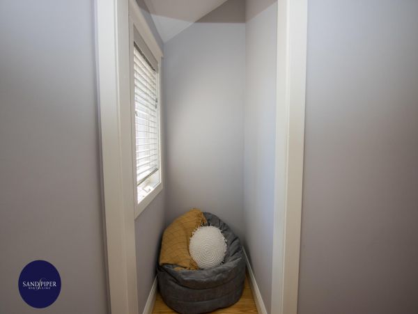 Cape Cod Home 995265