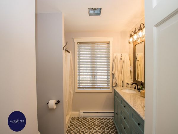 Cape Cod Home 995265