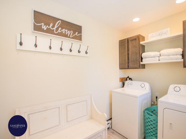 Cape Cod Home 995265