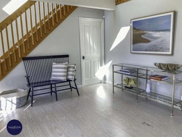 Cape Cod Home 995266