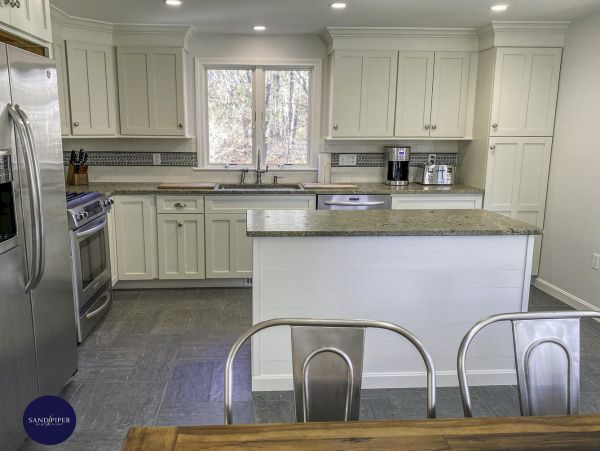 Cape Cod Home 995266