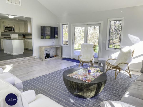 Cape Cod Home 995266