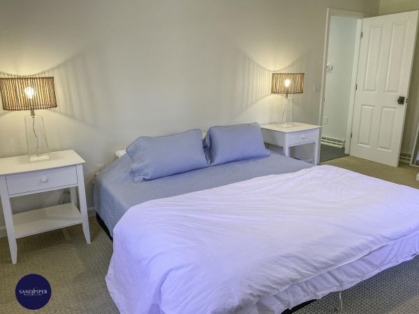 Cape Cod Home 995266