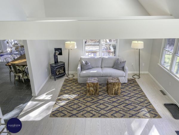 Cape Cod Home 995266