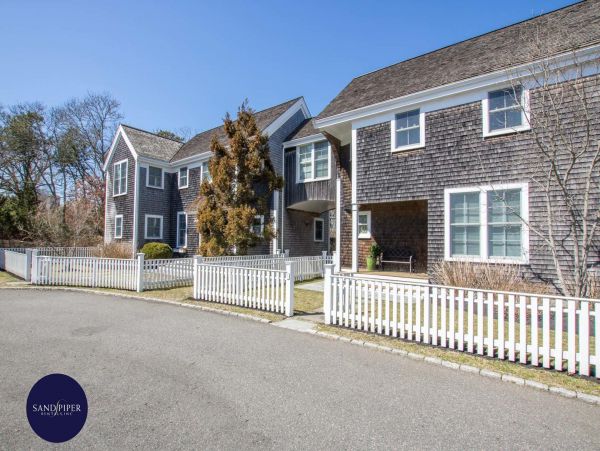 Cape Cod Home 995267