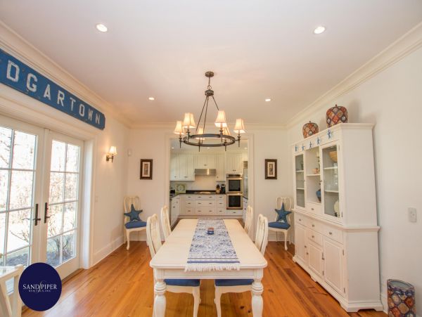 Cape Cod Home 995267