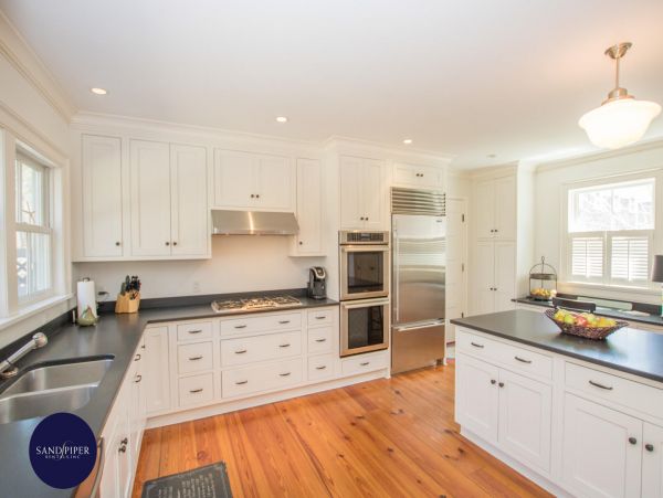 Cape Cod Home 995267