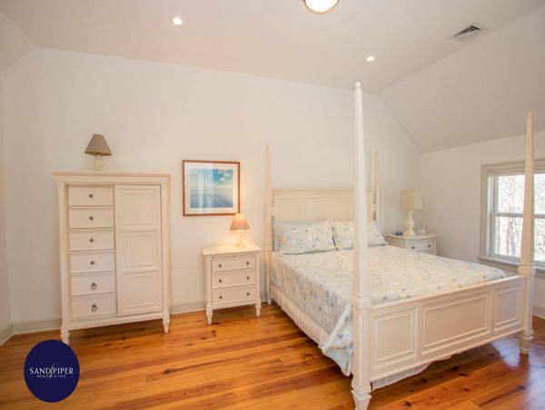 Cape Cod Home 995267