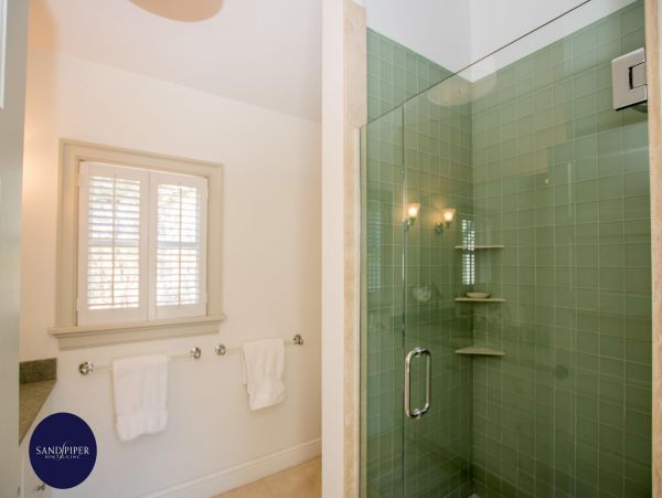 Cape Cod Home 995267
