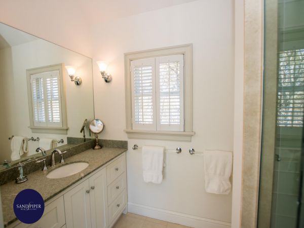 Cape Cod Home 995267
