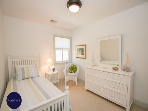 Cape Cod Home 995267