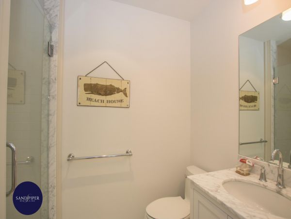 Cape Cod Home 995267