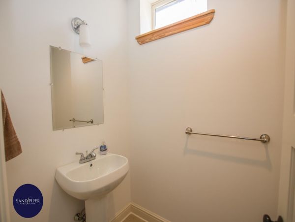 Cape Cod Home 995267