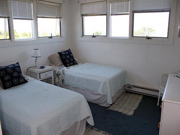 Cape Cod Home 995268
