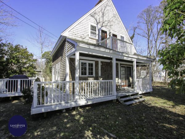 Cape Cod Home 995269