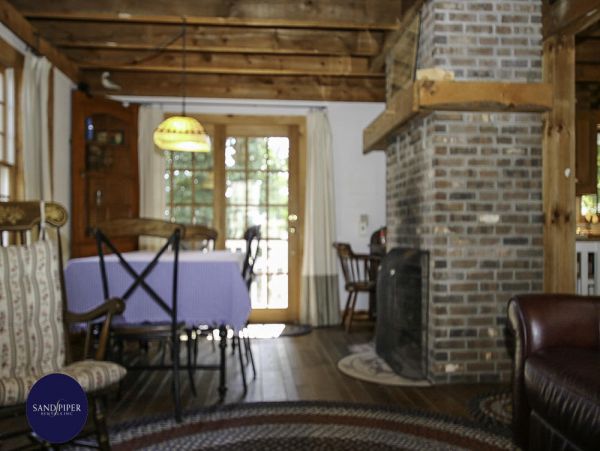 Cape Cod Home 995269