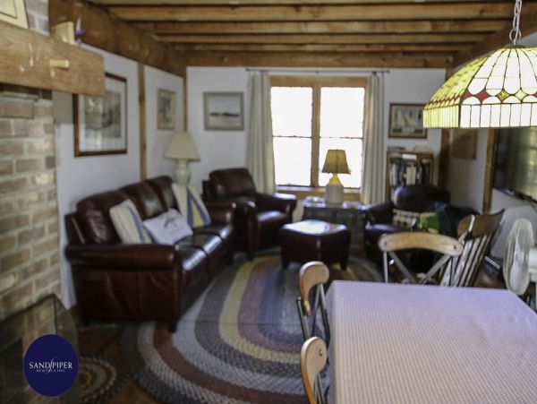 Cape Cod Home 995269