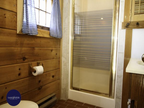 Cape Cod Home 995269