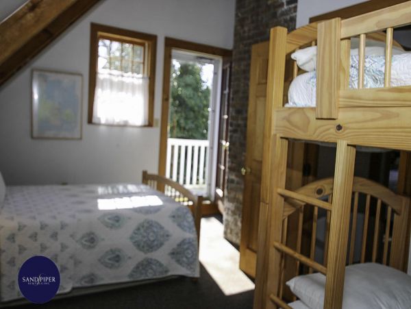 Cape Cod Home 995269
