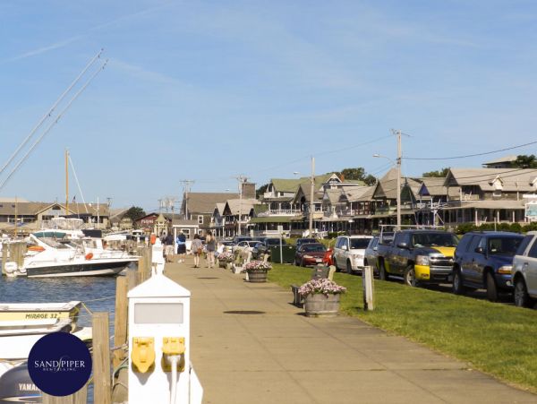 Cape Cod Home 995269