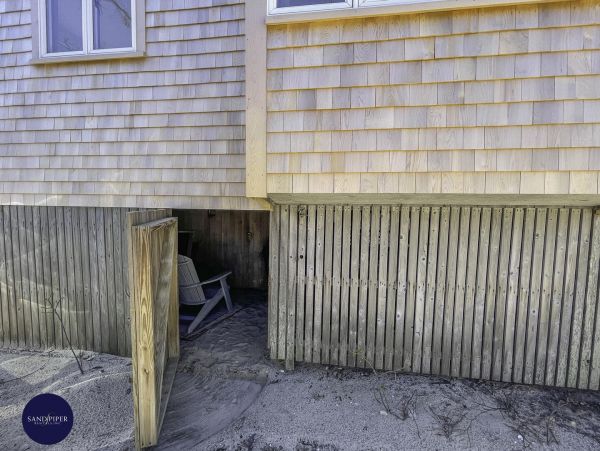Cape Cod Home 995272