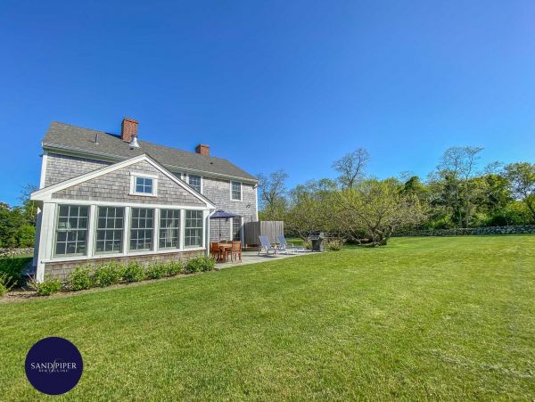 Cape Cod Home 995273