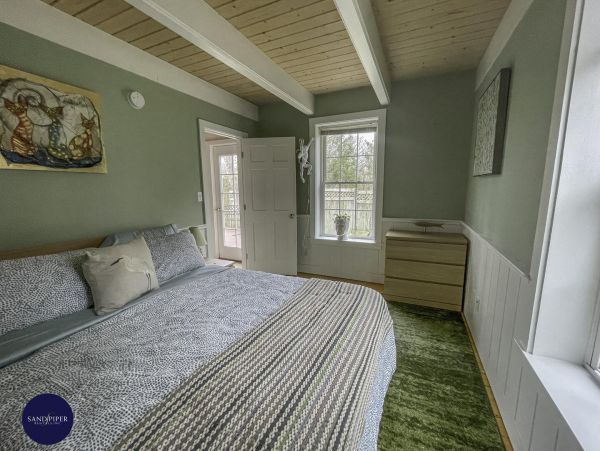 Cape Cod Home 995274