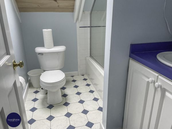 Cape Cod Home 995274