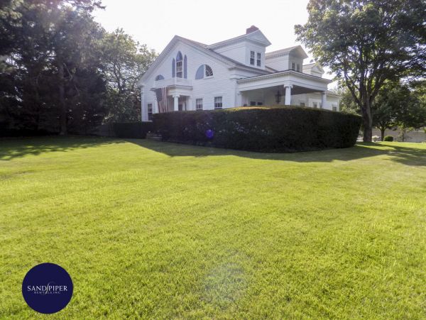 Cape Cod Home 995275