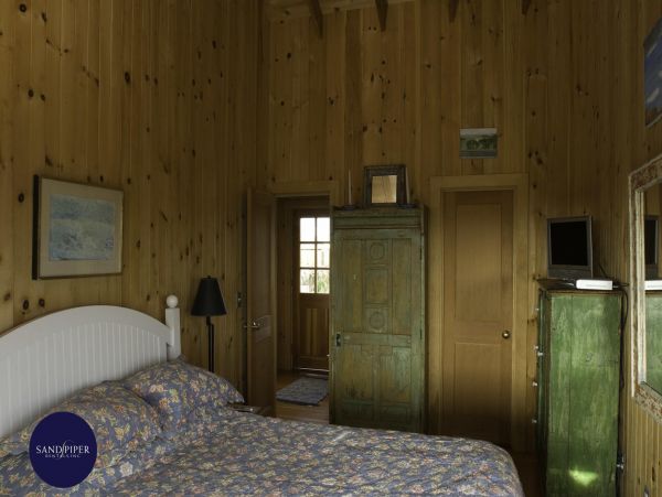 Cape Cod Home 995277