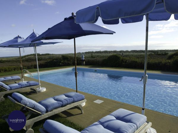 Cape Cod Home 995277