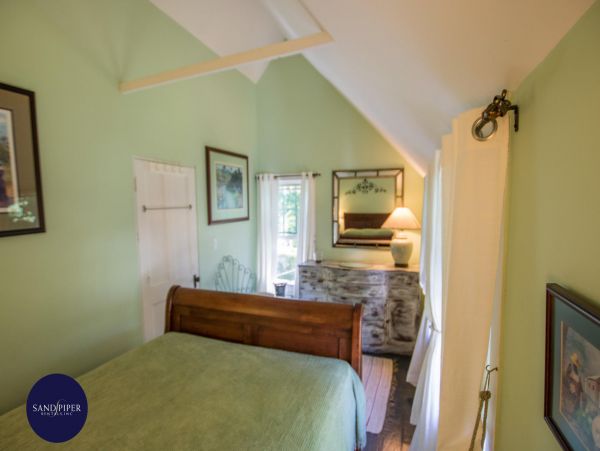 Cape Cod Home 995279