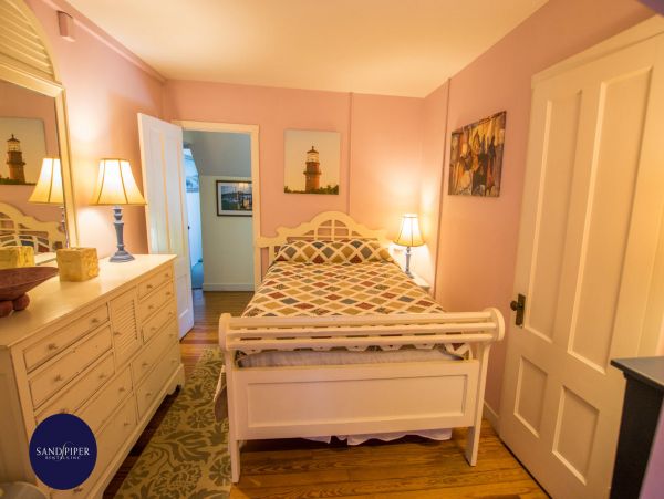 Cape Cod Home 995279