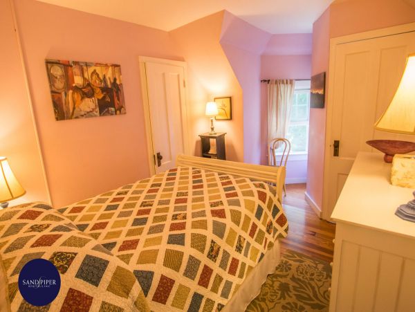 Cape Cod Home 995279