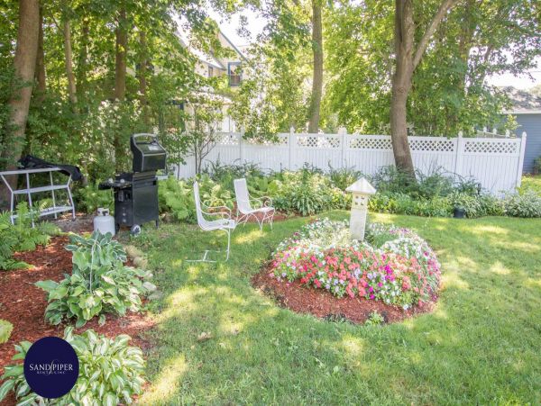 Cape Cod Home 995279