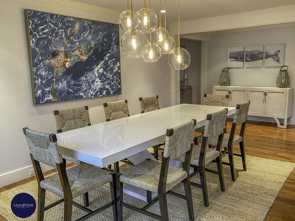 Cape Cod Home 995281