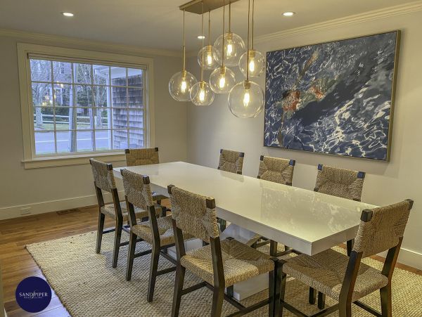 Cape Cod Home 995281