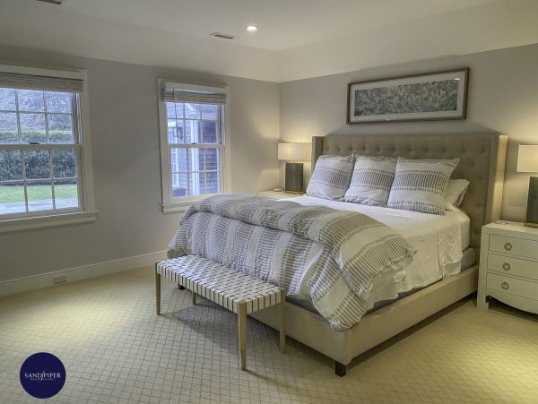 Cape Cod Home 995281