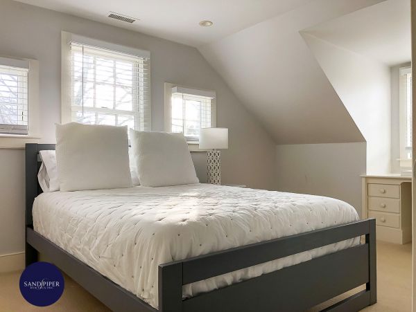 Cape Cod Home 995281