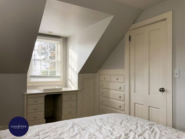 Cape Cod Home 995281