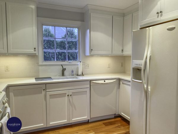 Cape Cod Home 995281