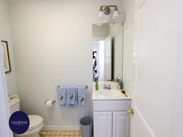 Cape Cod Home 995282