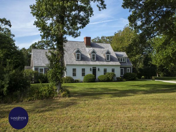 Cape Cod Home 995283