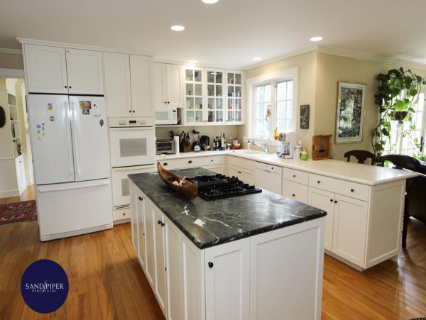Cape Cod Home 995283
