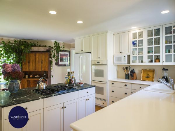 Cape Cod Home 995283