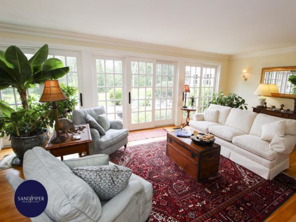 Cape Cod Home 995283