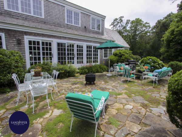 Cape Cod Home 995283